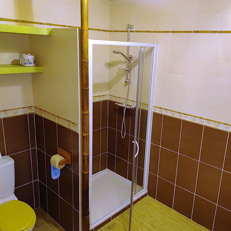 Chambre La Jurassienne - salle-de-bains